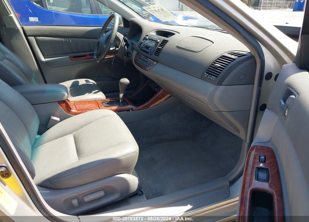 2002 TOYOTA CAMRY XLE VIN: JTDBE30K420045913
