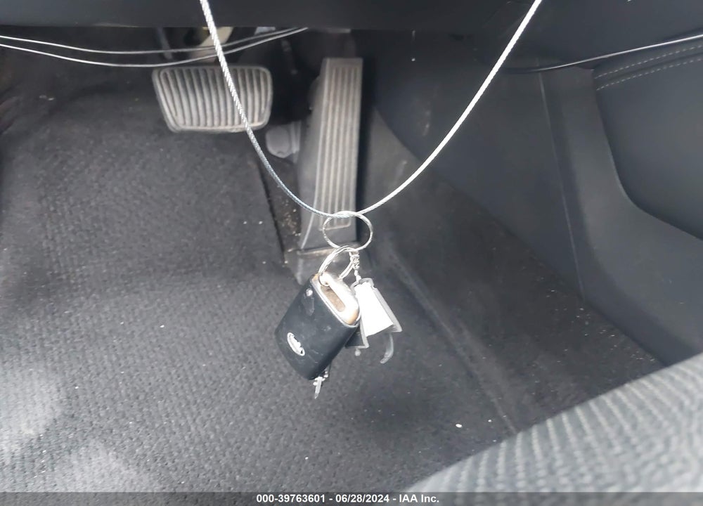 2017 KIA CADENZA TECHNOLOGY VIN: KNALC4J14H5061012