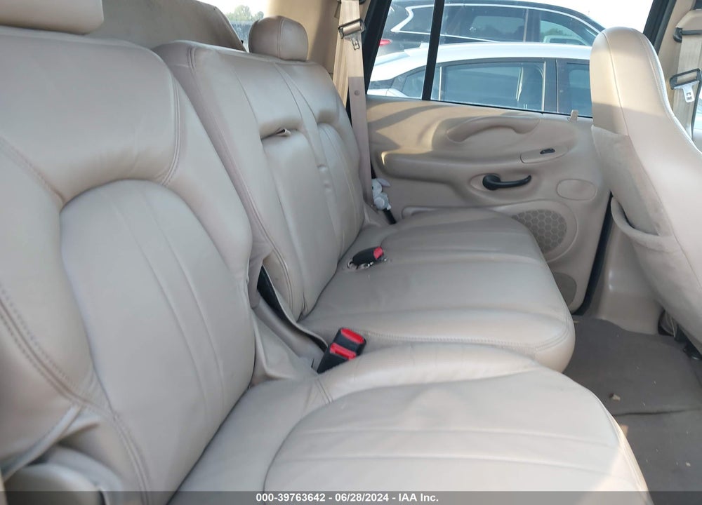 2000 FORD EXPEDITION EDDIE BAUER VIN: 1FMPU18L6YLB17305