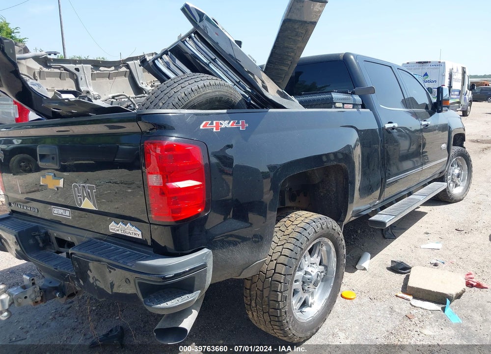 2015 CHEVROLET SILVERADO 2500HD HIGH COUNTRY VIN: 1GC1KXE86FF536351