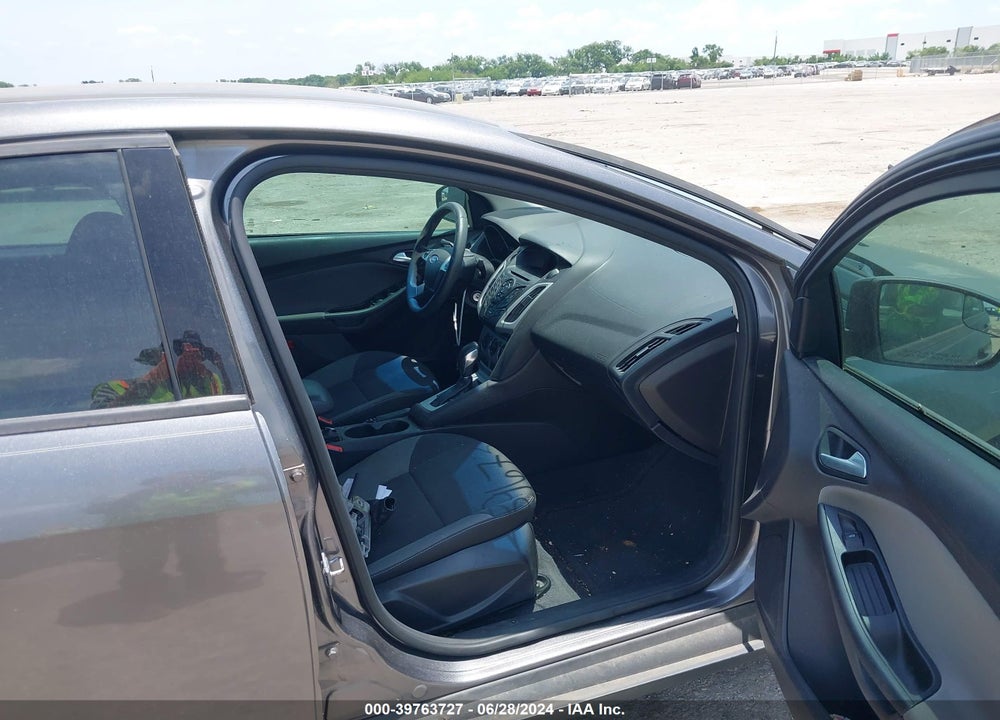 2014 FORD FOCUS SE VIN: 1FADP3F21EL246820