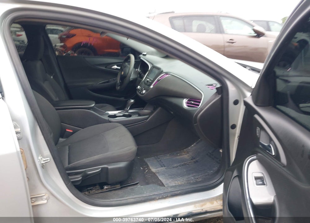 2018 CHEVROLET MALIBU VIN: 1G1ZD5ST4JF276611