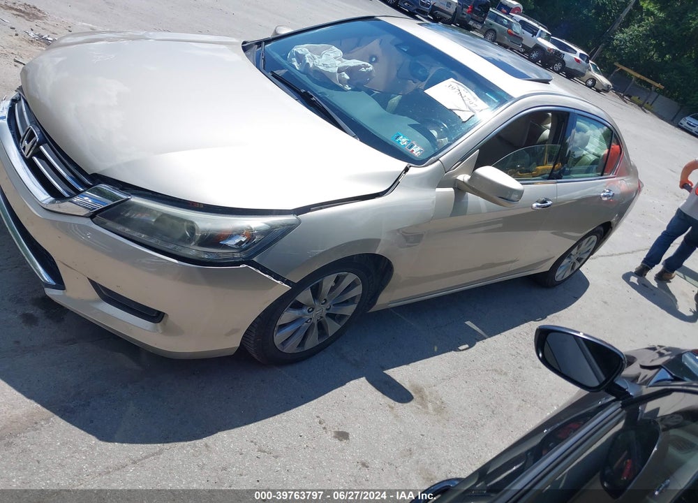 2015 HONDA ACCORD EX-L V-6 VIN: 1HGCR3F80FA033036