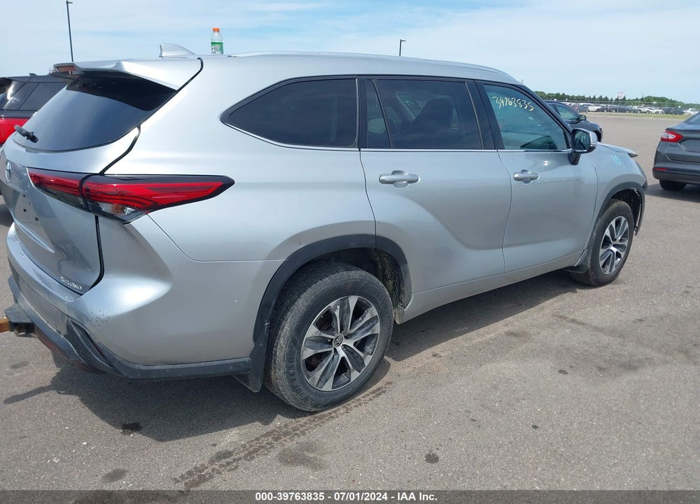 2020 TOYOTA HIGHLANDER XLE VIN: 5TDGZRBH0LS052709