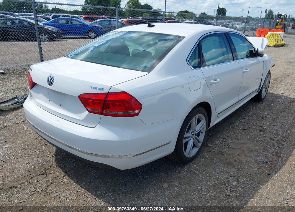 2015 VOLKSWAGEN PASSAT 1.8T SE VIN: 1VWBT7A33FC062367