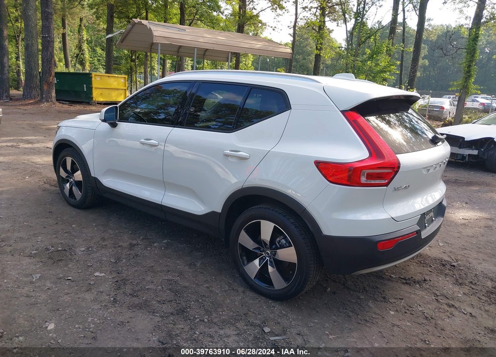 2019 VOLVO XC40 T5 MOMENTUM VIN: YV4162UK5K2130757