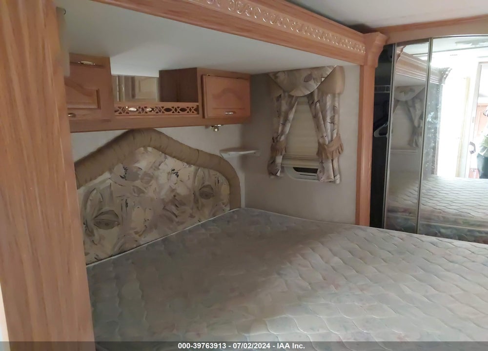 2006 NU-WA DISCOVER AMERICA LUX VIN: 1NW32DR066D075852