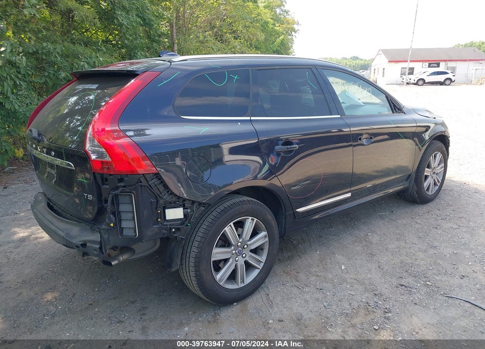2017 VOLVO XC60 T5 INSCRIPTION VIN: YV440MDU4H2105885