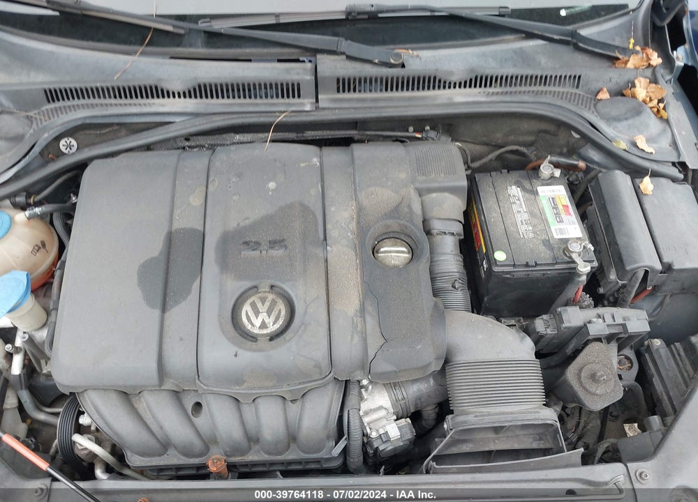 2011 VOLKSWAGEN JETTA 2.5L SE VIN: 3VWDZ7AJ7BM049880