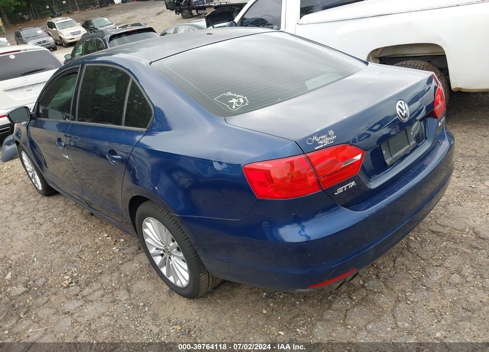 2011 VOLKSWAGEN JETTA 2.5L SE VIN: 3VWDZ7AJ7BM049880