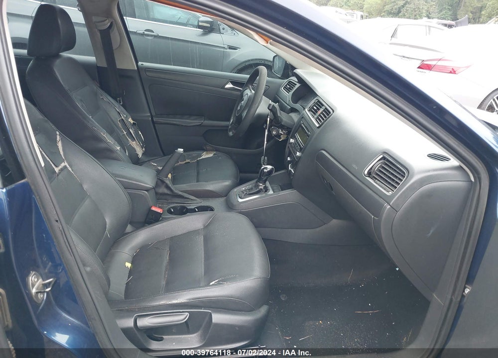 2011 VOLKSWAGEN JETTA 2.5L SE VIN: 3VWDZ7AJ7BM049880