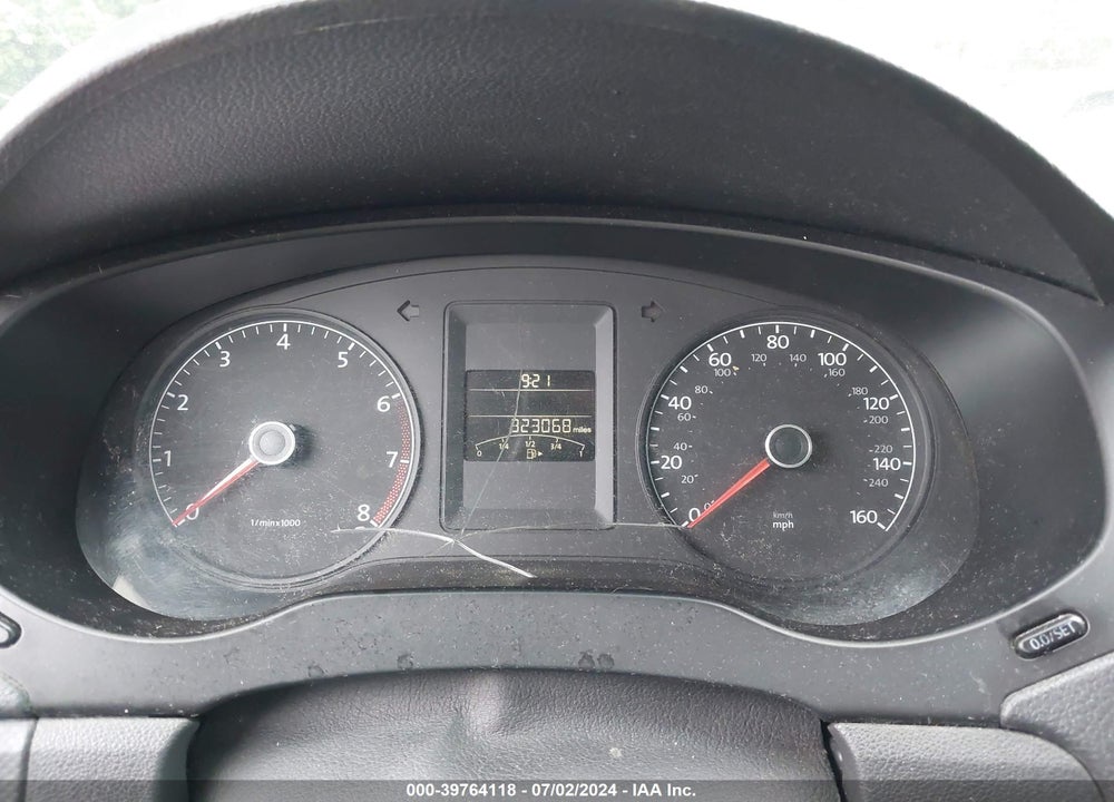 2011 VOLKSWAGEN JETTA 2.5L SE VIN: 3VWDZ7AJ7BM049880