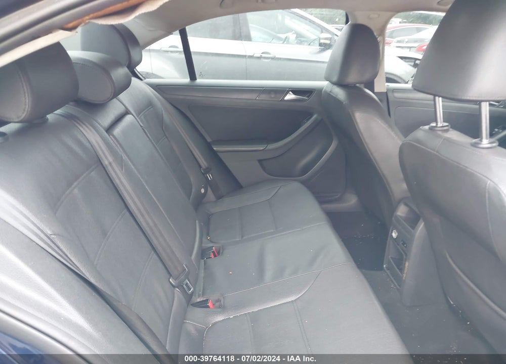 2011 VOLKSWAGEN JETTA 2.5L SE VIN: 3VWDZ7AJ7BM049880