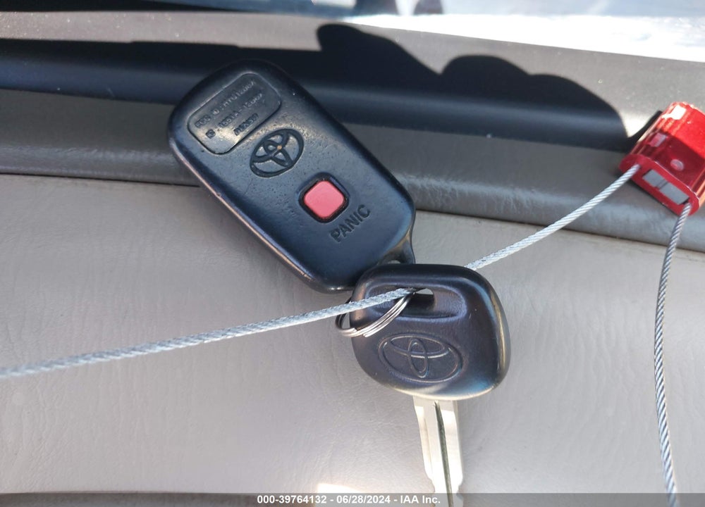 2004 TOYOTA AVALON XLS VIN: 4T1BF28B74U343729