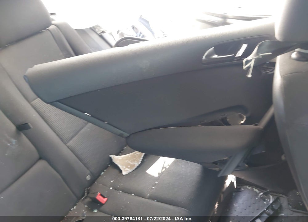 2015 VOLKSWAGEN TIGUAN S VIN: WVGAV7AX0FW523305