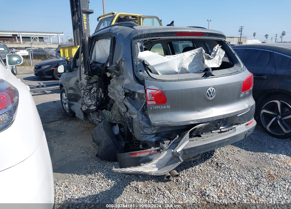 2015 VOLKSWAGEN TIGUAN S VIN: WVGAV7AX0FW523305