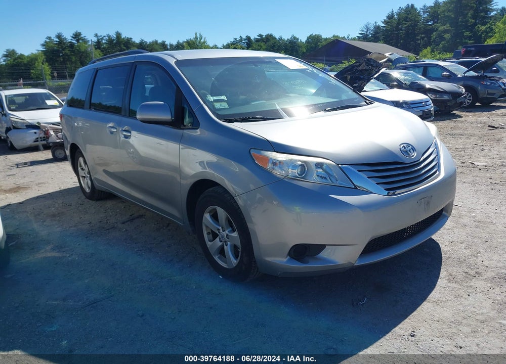 2015 TOYOTA SIENNA LE 8 PASSENGER VIN: 5TDKK3DC5FS667354