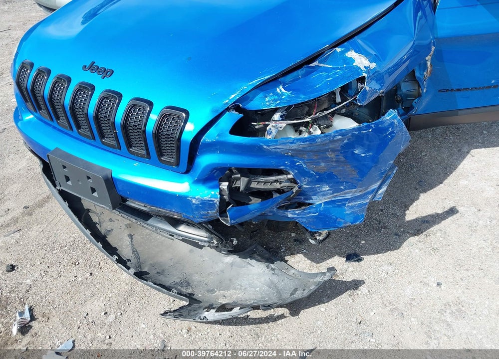 2018 JEEP CHEROKEE LATITUDE FWD VIN: 1C4PJLCB3JD621222