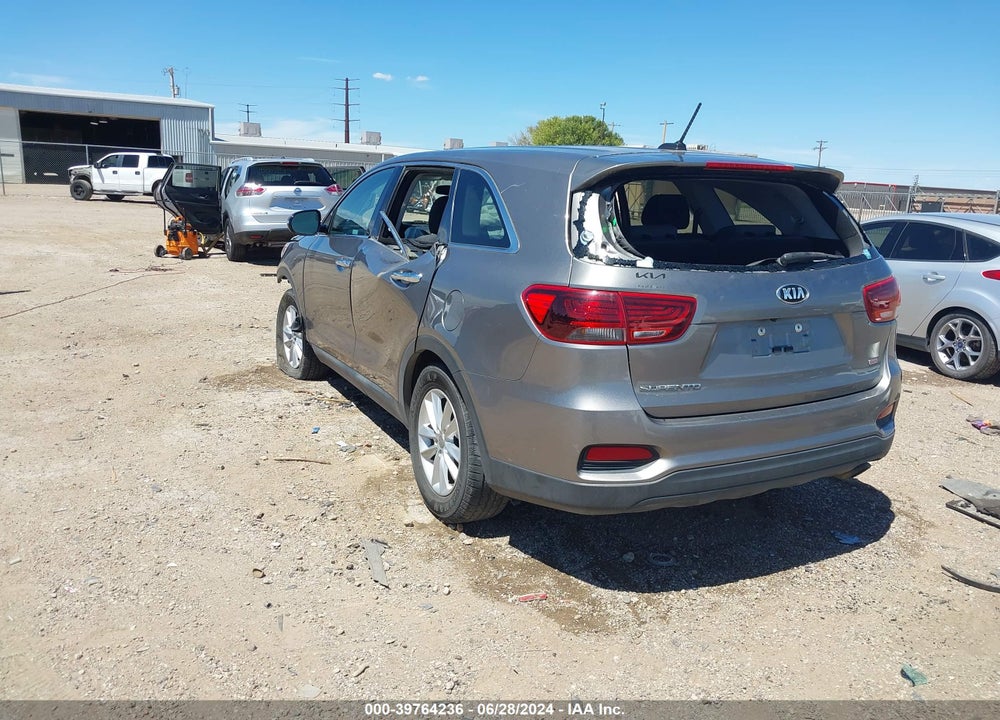 2019 KIA SORENTO 2.4L L VIN: 5XYPG4A30KG556493