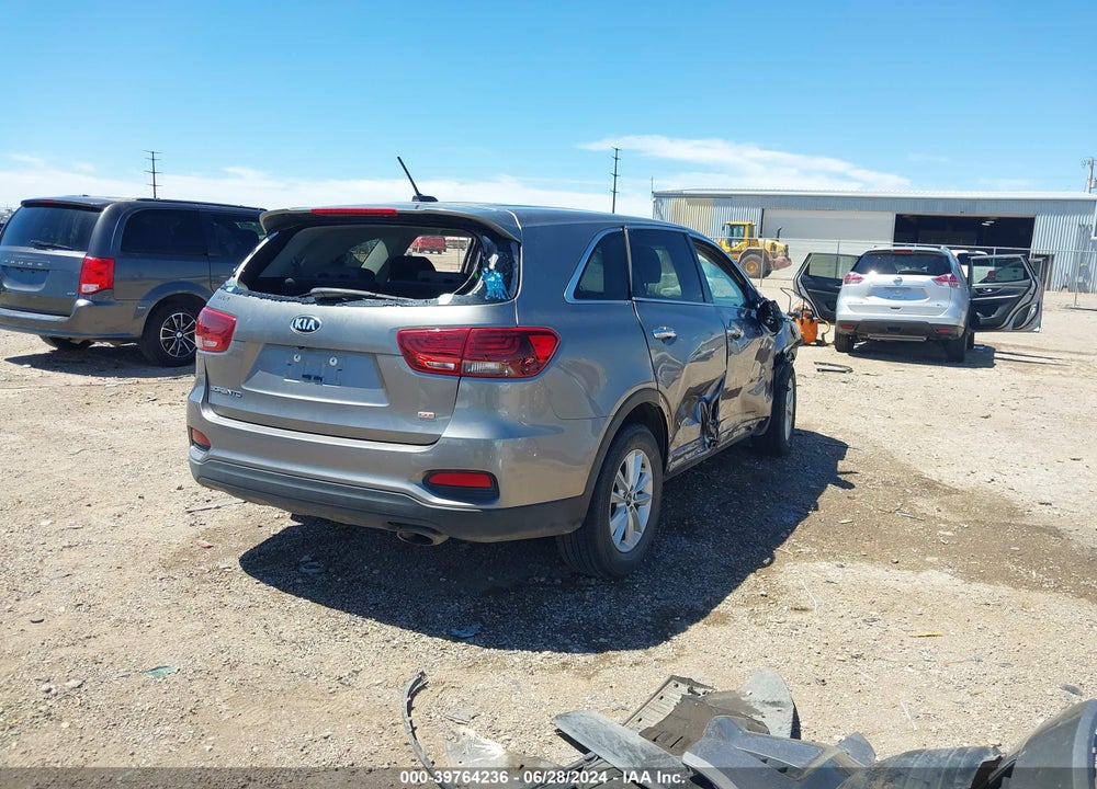 2019 KIA SORENTO 2.4L L VIN: 5XYPG4A30KG556493