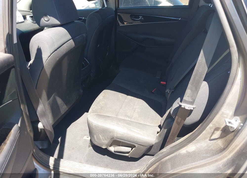 2019 KIA SORENTO 2.4L L VIN: 5XYPG4A30KG556493