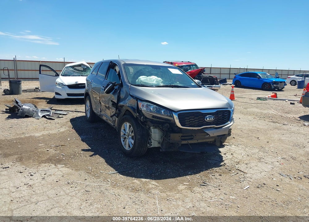 2019 KIA SORENTO 2.4L L VIN: 5XYPG4A30KG556493