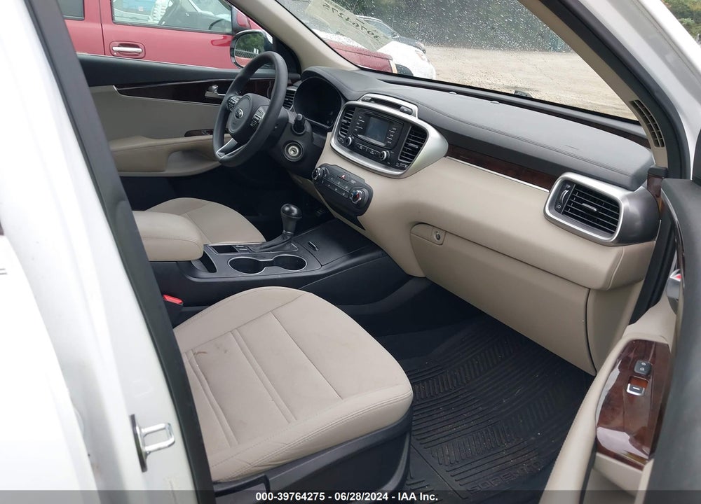 2016 KIA SORENTO 2.4L LX VIN: 5XYPG4A34GG096181