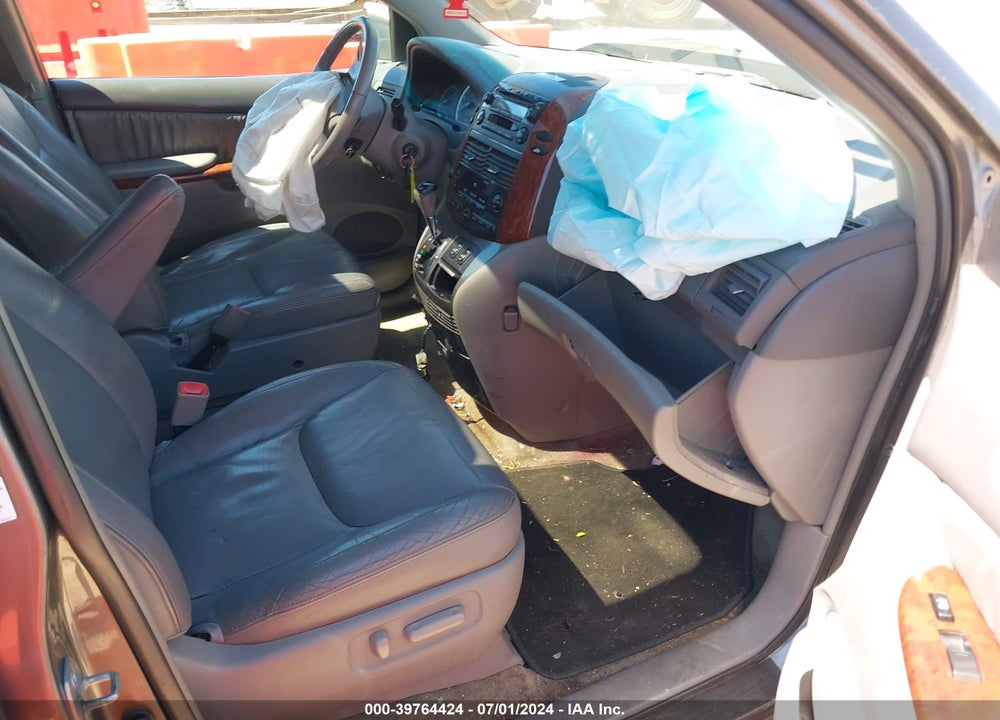 2005 TOYOTA SIENNA XLE VIN: 5TDZA22C85S271187