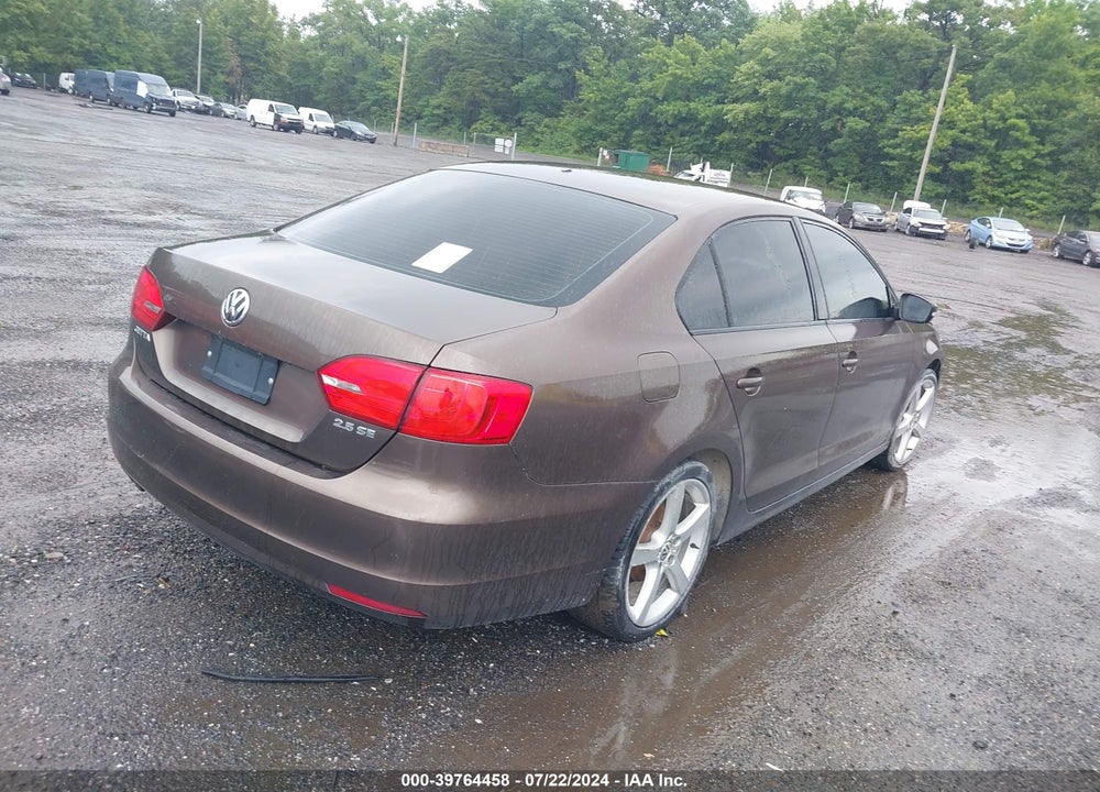2011 VOLKSWAGEN JETTA 2.5L SE VIN: 3VWDZ7AJ2BM352792