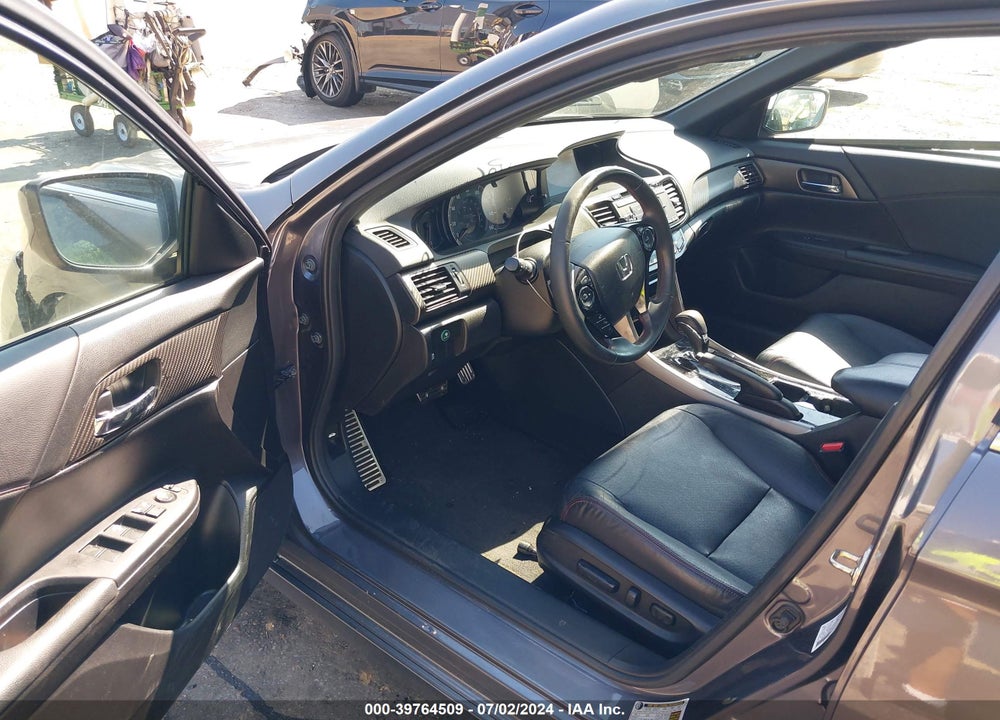 2017 HONDA ACCORD VIN: 1HGCR2F15HA012361