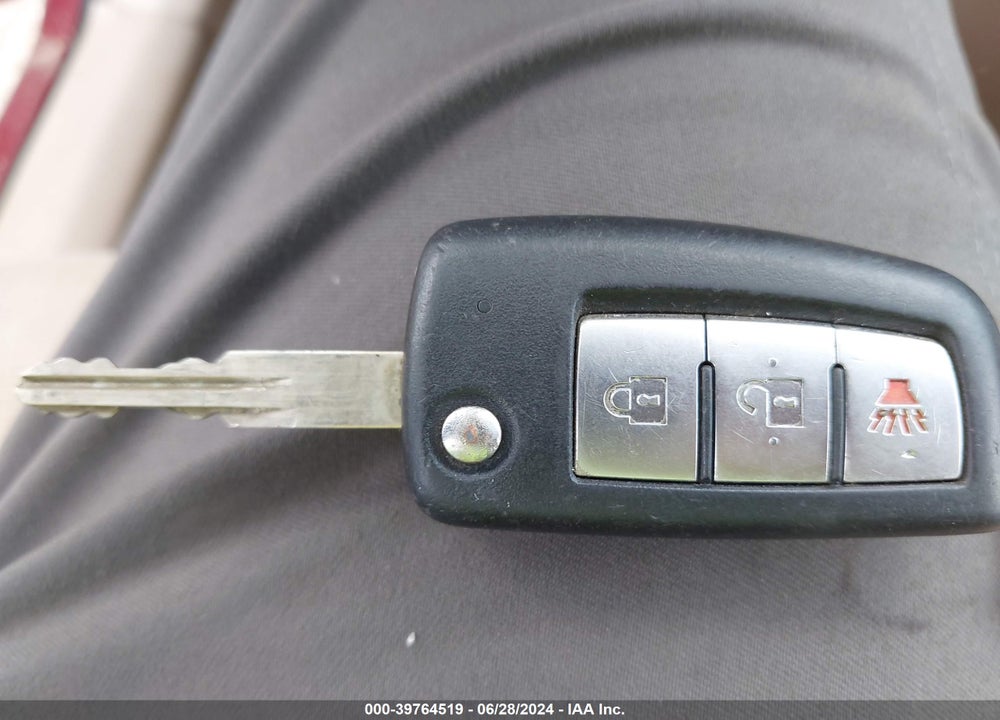 2014 NISSAN ROGUE S VIN: 5N1AT2MV7EC760232