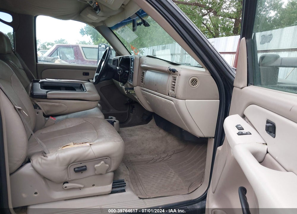2002 CHEVROLET TAHOE LS VIN: 1GNEC13T42R329167