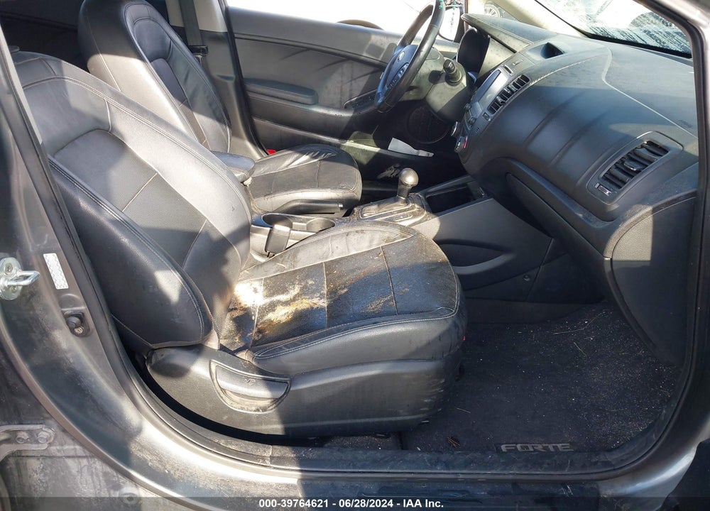 2016 KIA FORTE EX VIN: KNAFZ4A85G5598317