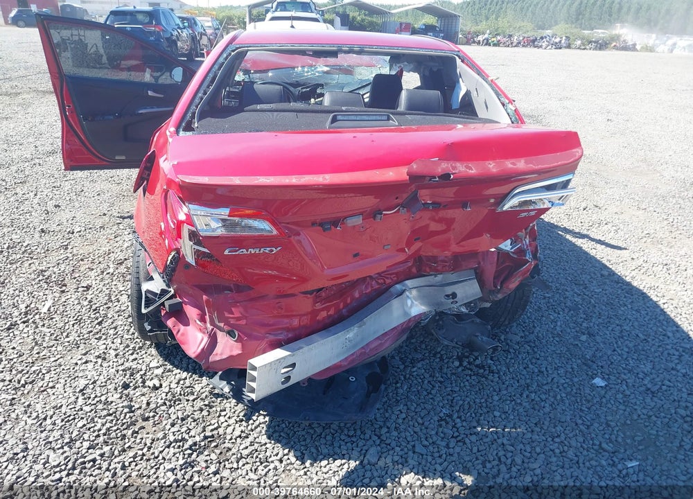 2014 TOYOTA CAMRY SE VIN: 4T1BF1FK5EU865452