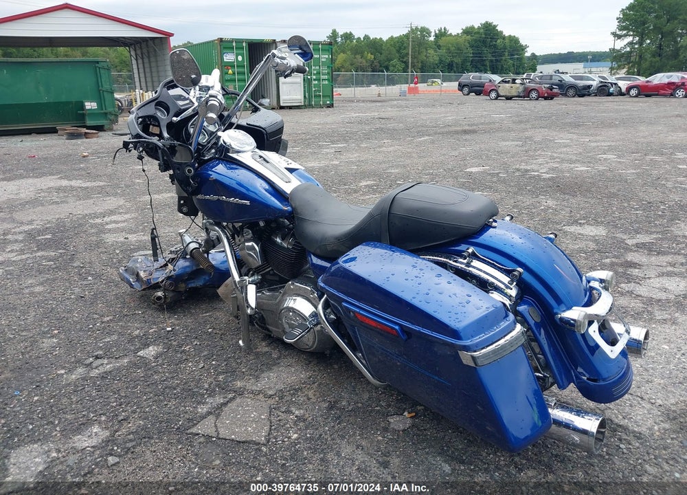 2015 HARLEY-DAVIDSON FLTRXS ROAD GLIDE SPECIAL VIN: 1HD1KTM18FB614342