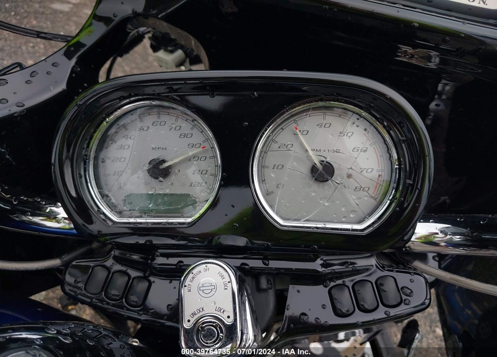 2015 HARLEY-DAVIDSON FLTRXS ROAD GLIDE SPECIAL VIN: 1HD1KTM18FB614342