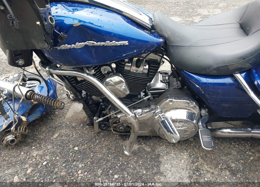 2015 HARLEY-DAVIDSON FLTRXS ROAD GLIDE SPECIAL VIN: 1HD1KTM18FB614342
