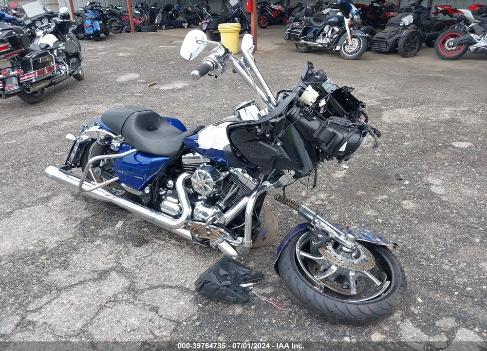 2015 HARLEY-DAVIDSON FLTRXS ROAD GLIDE SPECIAL VIN: 1HD1KTM18FB614342