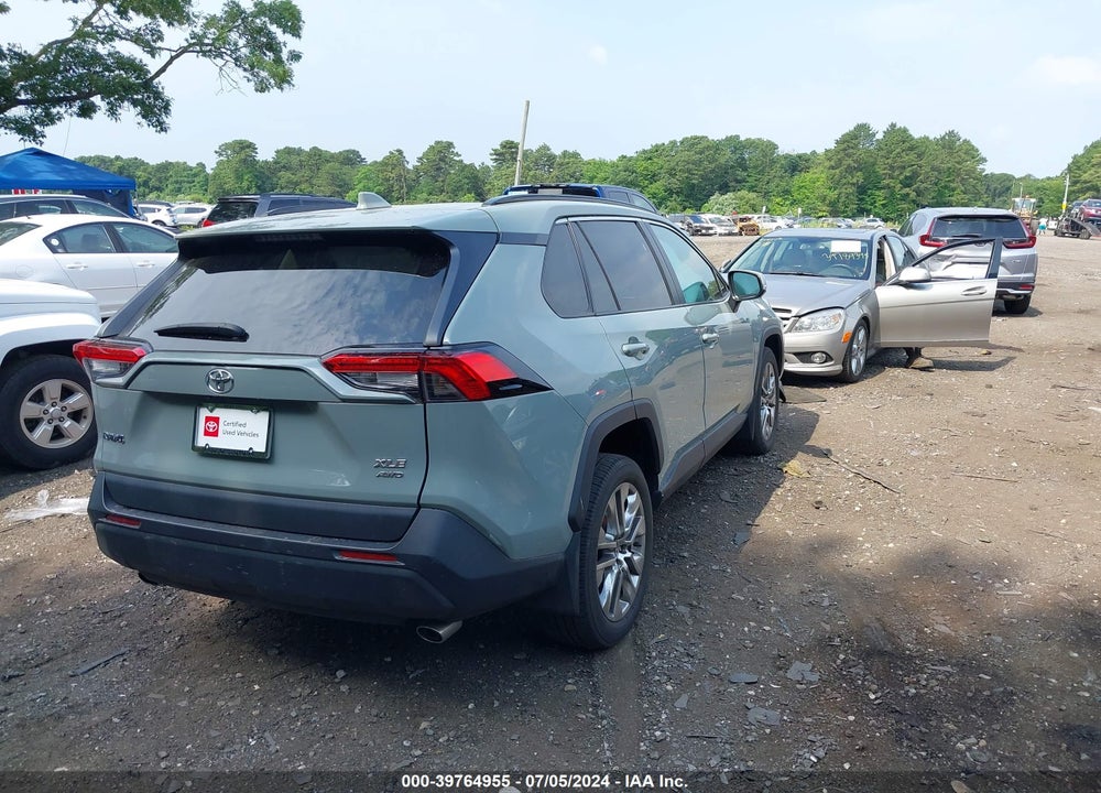 2021 TOYOTA RAV4 XLE PREMIUM VIN: 2T3A1RFV3MW204995
