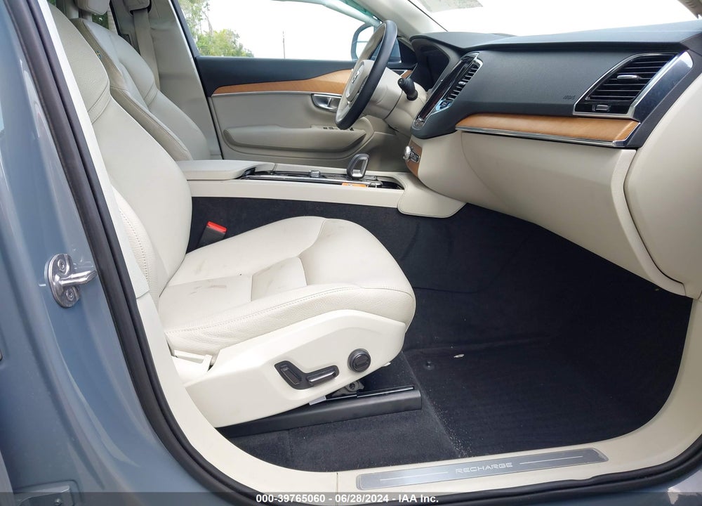 2022 VOLVO XC90 RECHARGE PLUG-IN HYBRID T8 INSCRIPTION EXPRESSION 6 PASSENGER VIN: YV4BR00Z2N1820205