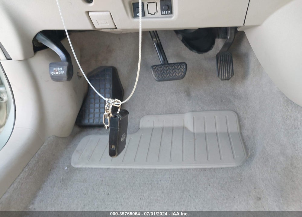 2009 TOYOTA PRIUS TOURING VIN: JTDKB20UX93506304
