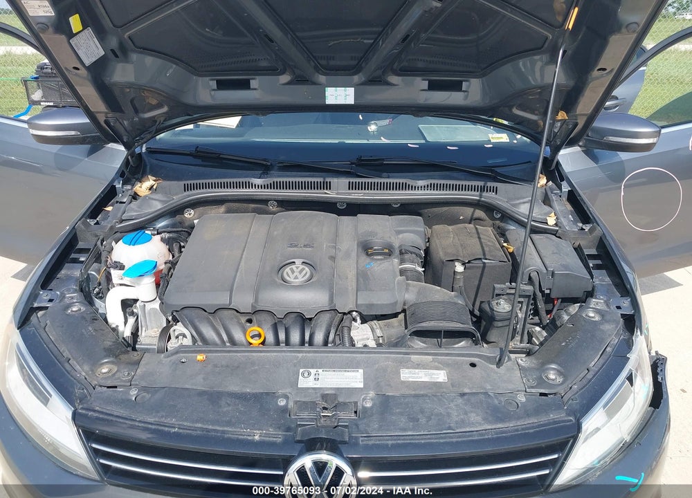 2013 VOLKSWAGEN JETTA 2.5L SE VIN: 3VWBX7AJ2DM355630