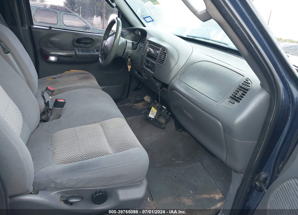 2003 FORD F-150 LARIAT/XLT VIN: 1FTRW07623KA38628