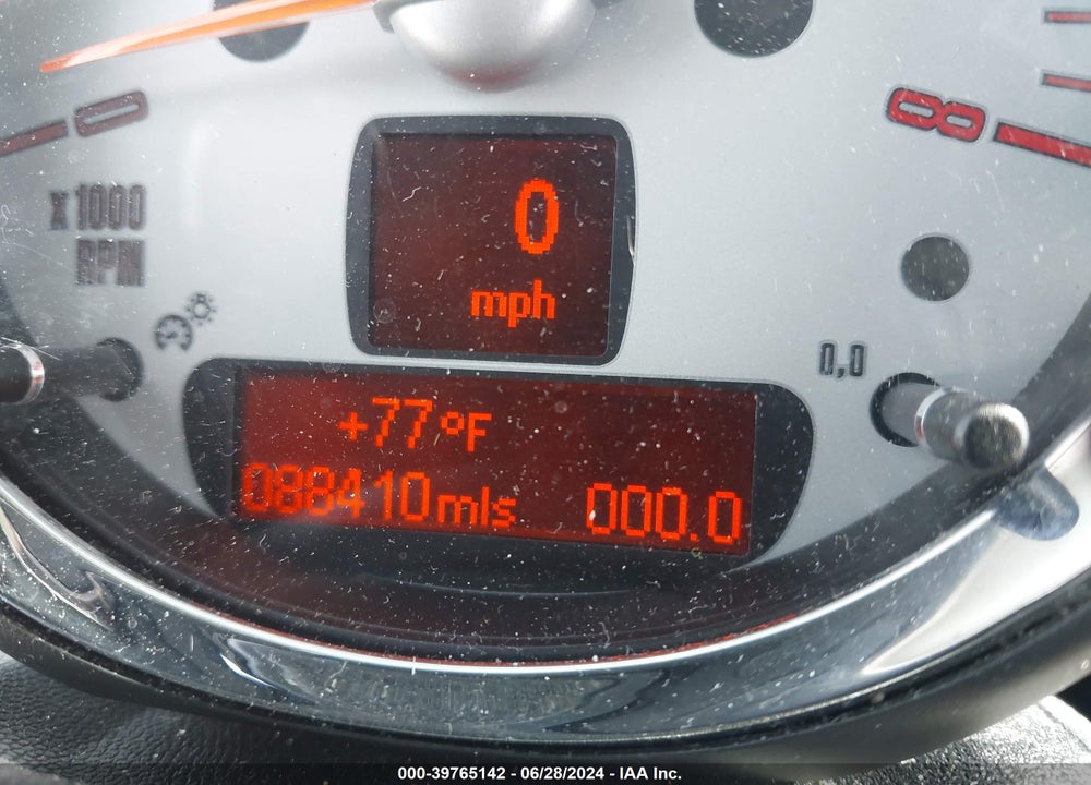 2009 MINI COOPER S VIN: WMWMF73559TT94572