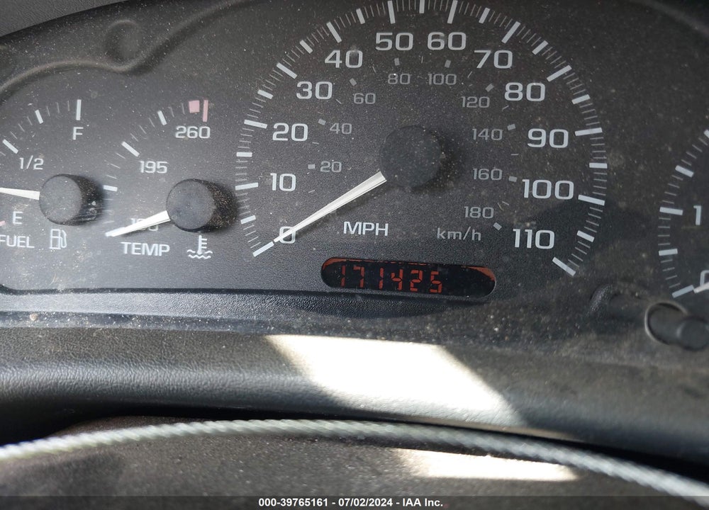 2004 CHEVROLET CAVALIER VIN: 1G1JC52F647266168