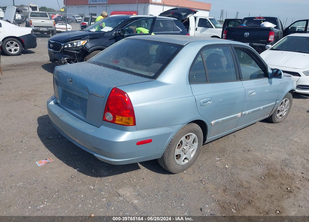 2005 HYUNDAI ACCENT GLS VIN: KMHCG45C15U616028
