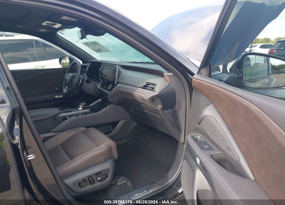 2024 LEXUS TX 350 LUXURY VIN: 5TDAAAA60RS000827