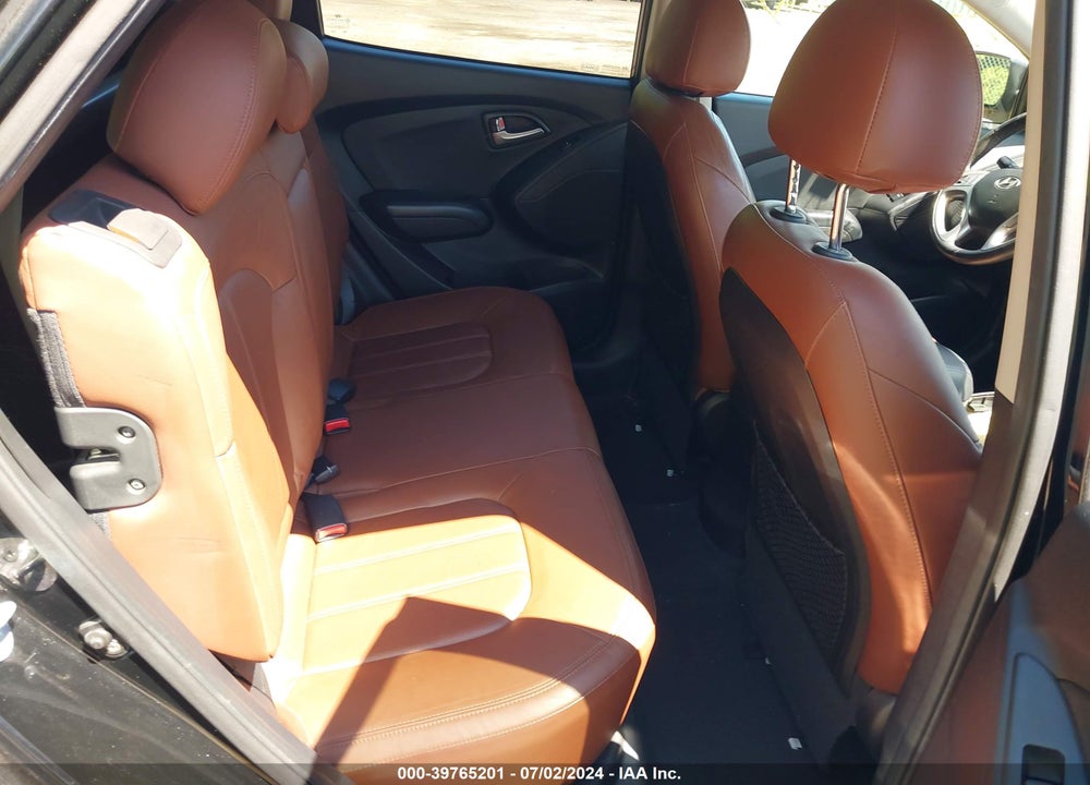 2011 HYUNDAI TUCSON LIMITED VIN: KM8JUCAC3BU211848