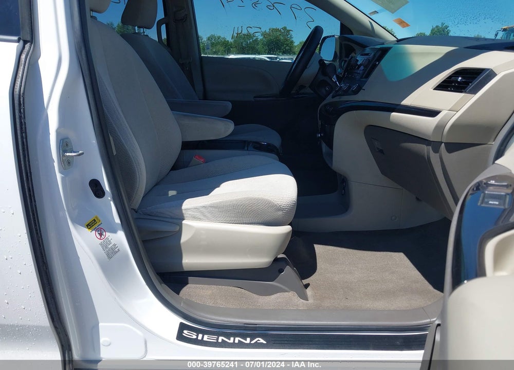 2011 TOYOTA SIENNA LE V6 VIN: 5TDKK3DC1BS175964