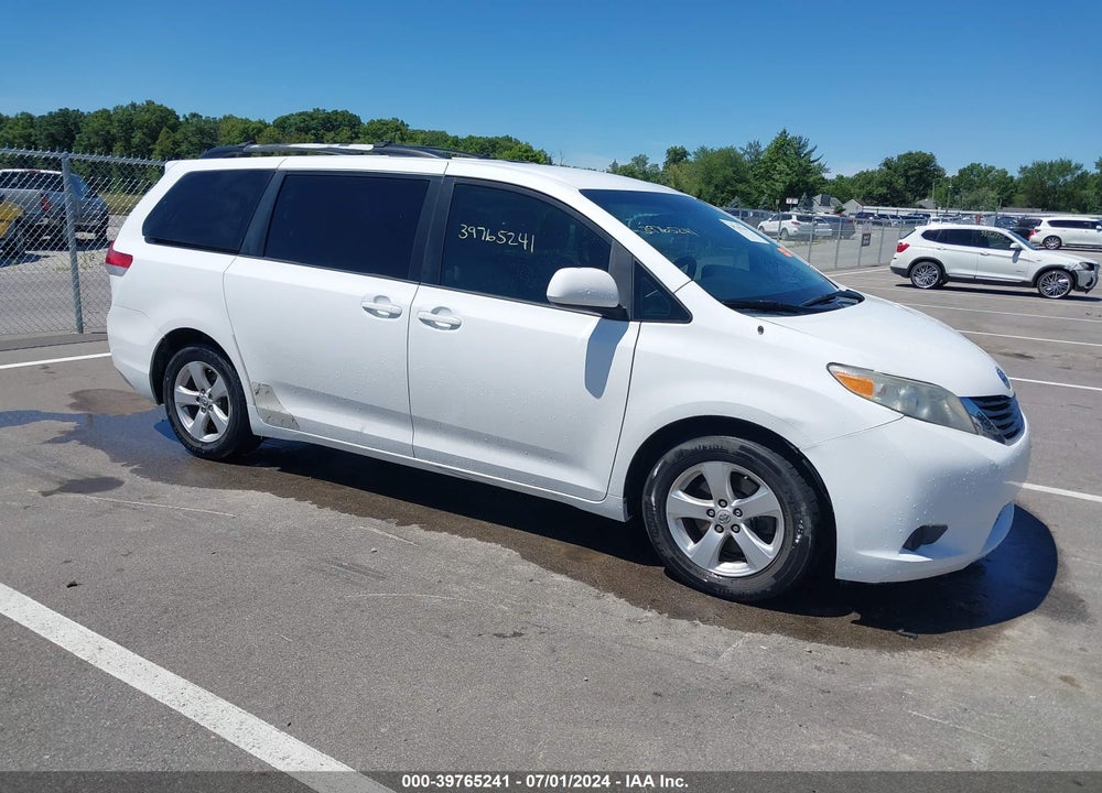2011 TOYOTA SIENNA LE V6 VIN: 5TDKK3DC1BS175964